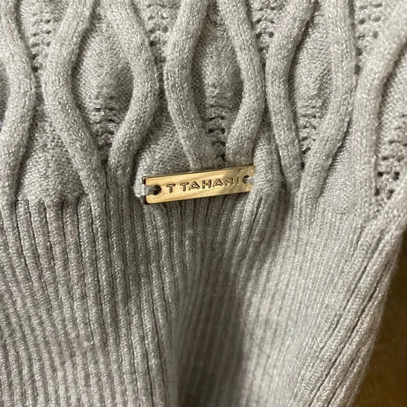 T Tahari Grey Sweater size S - Picture 6 of 8
